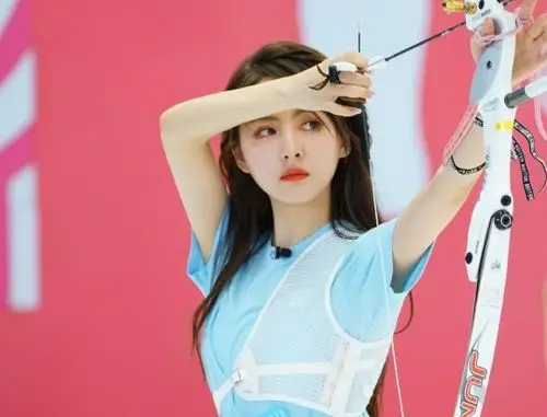 腾讯体育美女主播小楠出战超新星运动会男友为学业拒绝cba