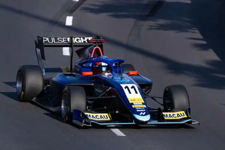 澳门格兰披治大赛车落幕 英国车手布朗宁三级方程式夺冠|澳门_新浪财