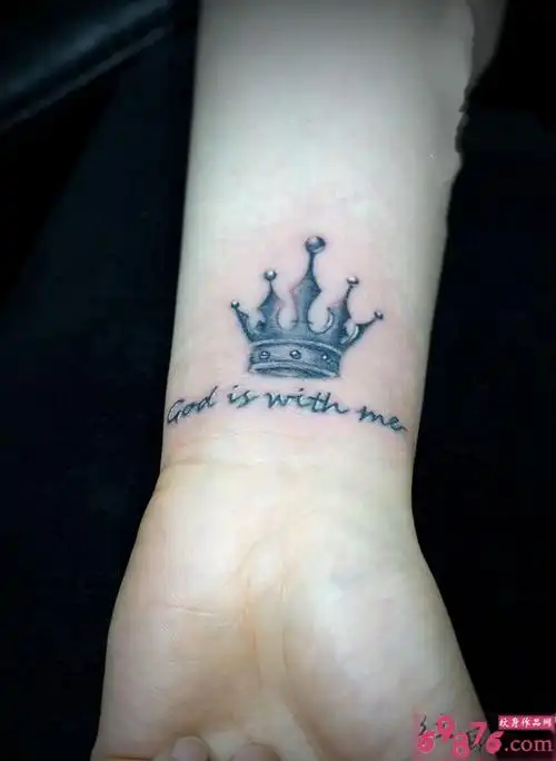 个性胳膊胸部英语胳膊点刺正刻英语纹身图案