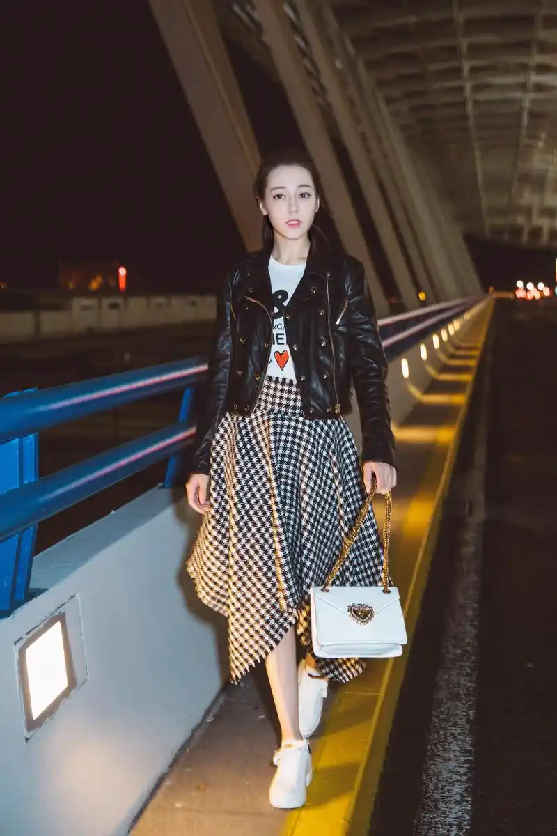 学热巴,乔欣等明星米兰时装的穿搭,"十一"假期时髦炸了!