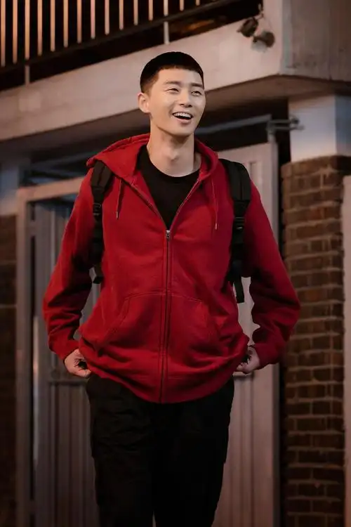 朴叙俊《梨泰院class》最新剧照曝光 可爱栗子头造型吸粉无数--韩国