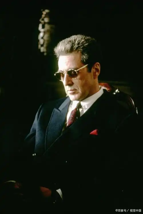 电影教父讲了一个什么故事