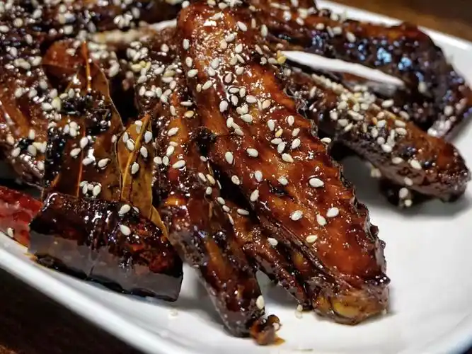 有哪些菜肴是熟食冷吃的?