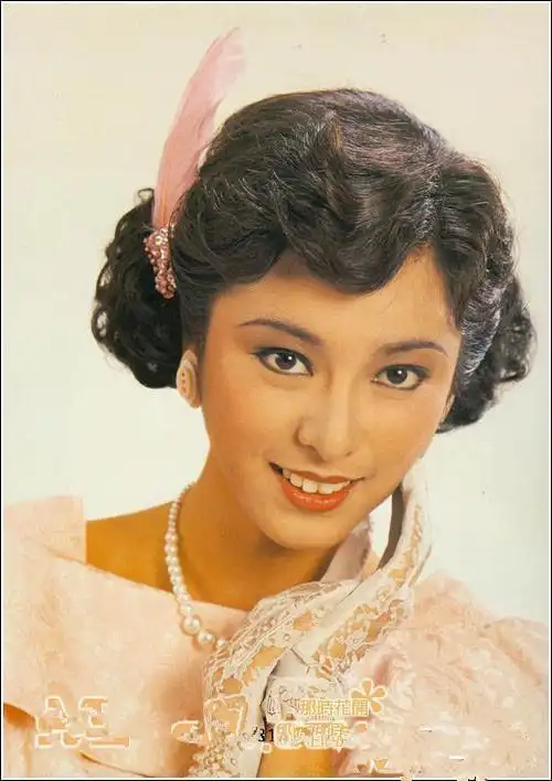 看了米雪年轻时的照片,就知道成龙对她一见钟情并花八年时间追她