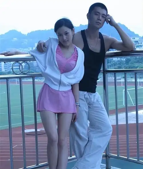 回顾张馨予:从黑料不断到无人敢惹,老公何捷履历有多牛