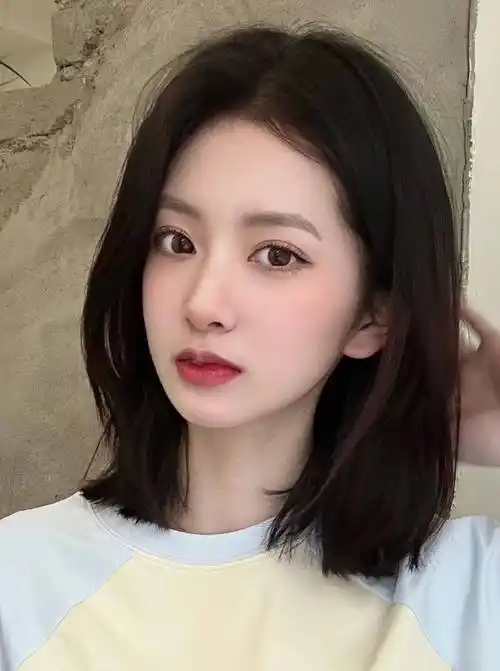 还是留"齐肩烫发"最洋气减龄,还特别显脸小_卷发_女性_发型