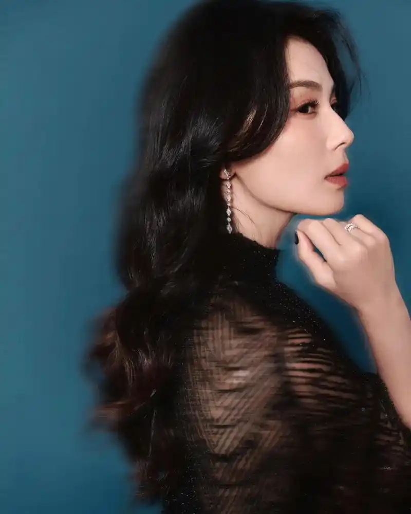 赴一场心动的约.#刘涛 #侧颜 #氛围感 #高级脸 #又美又 - 抖音