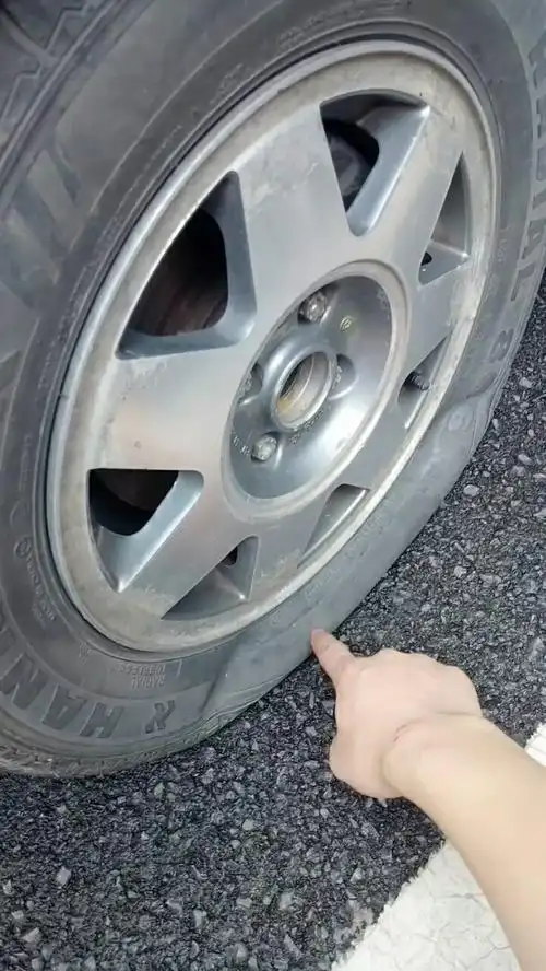 轮胎没有气了,从那里加气