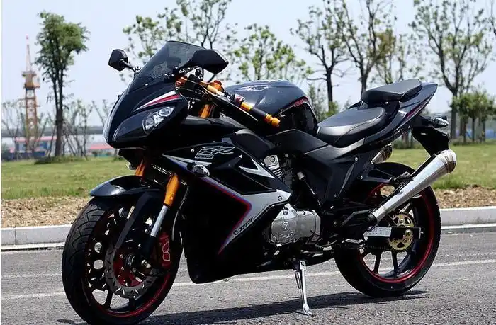 lyq0222200cc高配重型街车地平线大跑摩托车