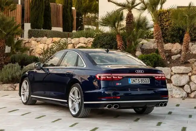 s系列仅存的v8车型全新奥迪s8l真香