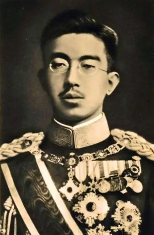 事实上,正是由于昭和天皇指挥和策划日本相继发动侵华战争和太平洋