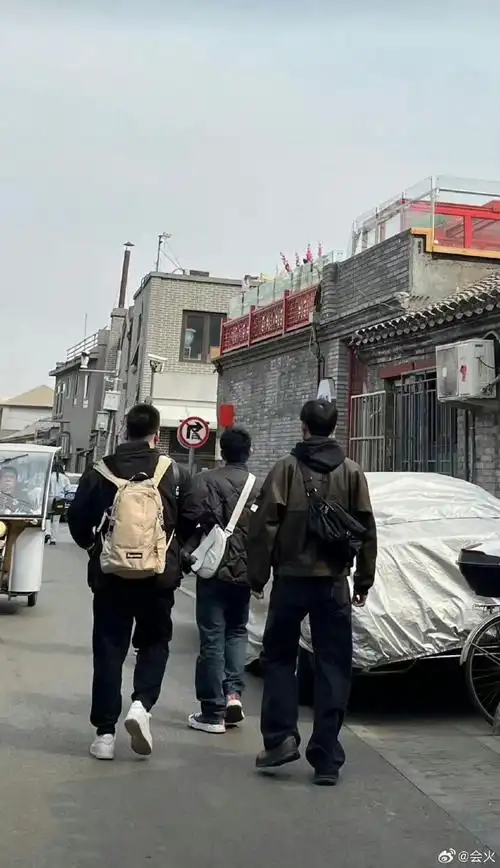 李现被路人偶遇的一天##路人拍的李现