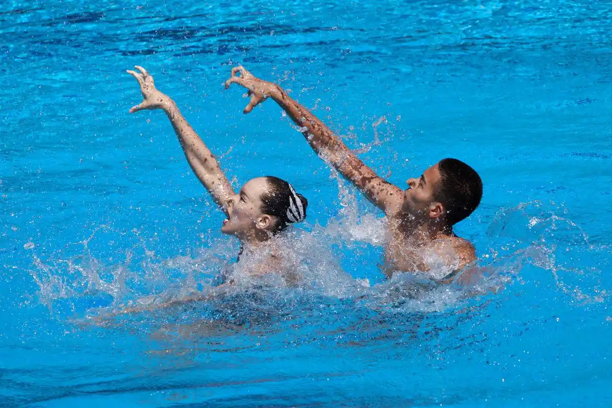 中国花游男女混双创历史,石浩玙/张依瑶获世锦赛铜牌