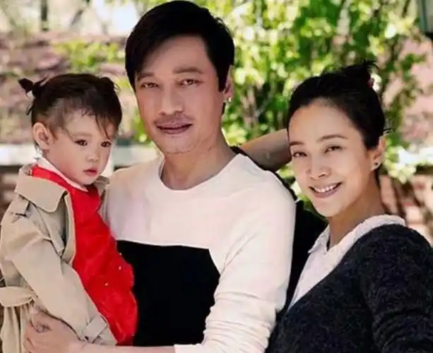 罗嘉良46岁二婚妻子近照,车晓二婚罗嘉良