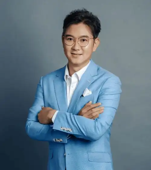 原创主持人赵川3段婚姻一婚记者二婚画家三婚小16岁的空姐