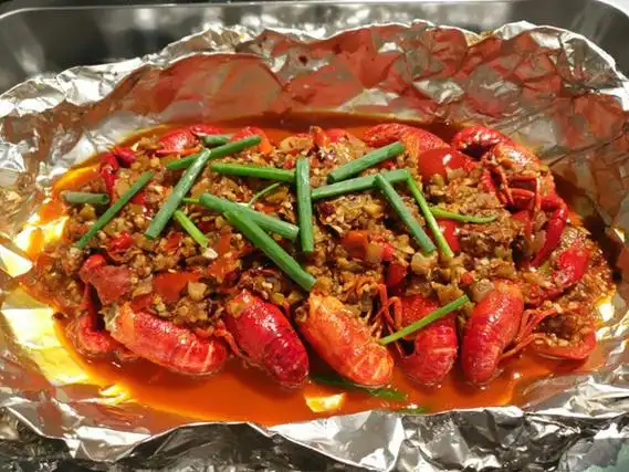 龙虾尾和什么一起炒 龙虾尾怎么做一吸就出来了