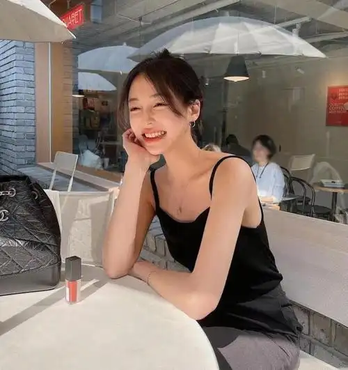 温柔穿搭才撩人30岁后的女性穿上简约精致的服装好看又显气质