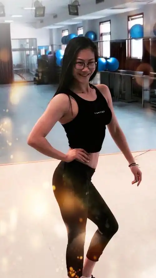 山钢美女获全国健美冠军…_刘洋