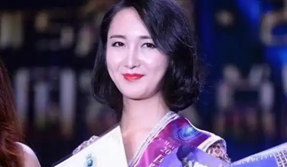 2005年,因"背母上学"走红全国的刘婷,后变性成女人,现在怎样_母亲