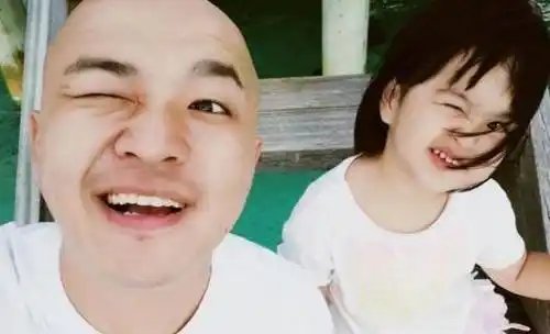 她是杨幂同班同学,出道多年不温不火,30岁却因为女儿红成这样!