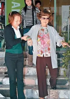 生病后的肥姐越来越消瘦