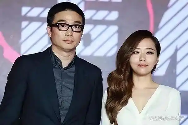 张靓颖相恋15年被冯轲骗光6亿恩爱背后全是心酸