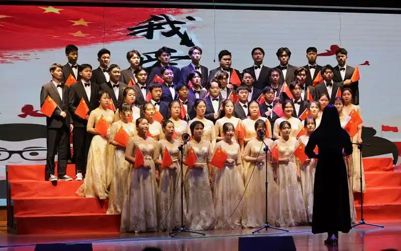 土木工程系学生演唱歌曲《中国人民志愿军战歌》,《社