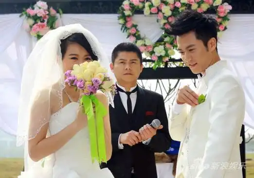 《红酒俏佳人》热拍 胡杏儿惨遭"悔婚"