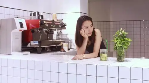 魔都最新自拍圣地大集合:粉黑cafe 旋转楼梯 ins风…美少女就该多拍照