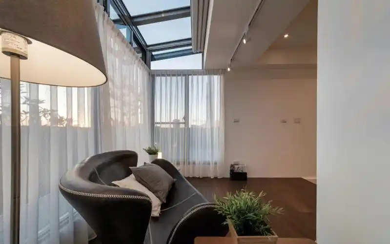 分享好看的半露台式阳光房一起欣赏050505