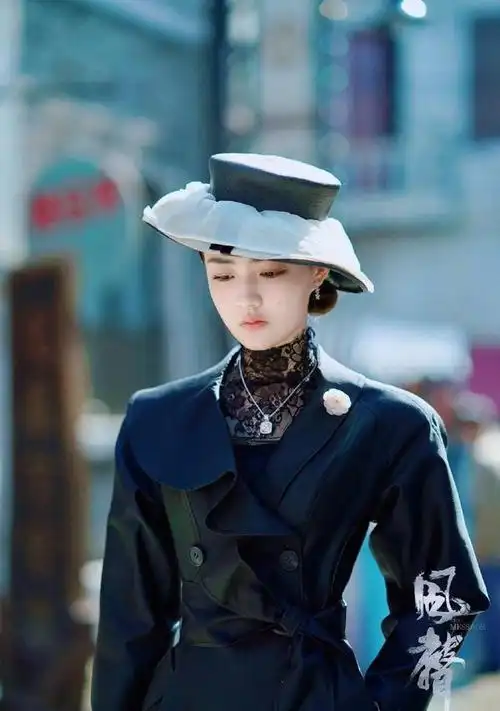 顾晓梦不愧深得玉姐的欢喜,看徐璐小姐姐的颜值就知道了,美而飒