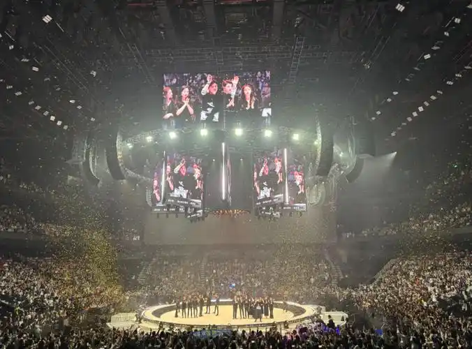 李健万物安生时澳门站银河综艺馆首场四面舞台如梦如幻