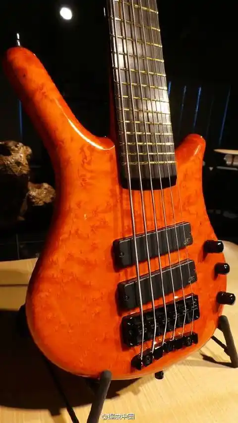 橙色的握威拇指nt六弦贝斯,这个色调大家喜欢不?