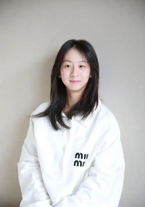 《爸爸去哪儿》里面撒娇可爱,独立勇敢,贴心的小女孩cindy已经16岁啦!