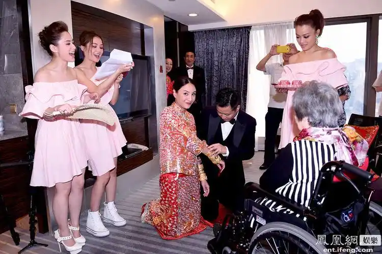 香港女星"豪气"大婚全身金饰亲友团庞大