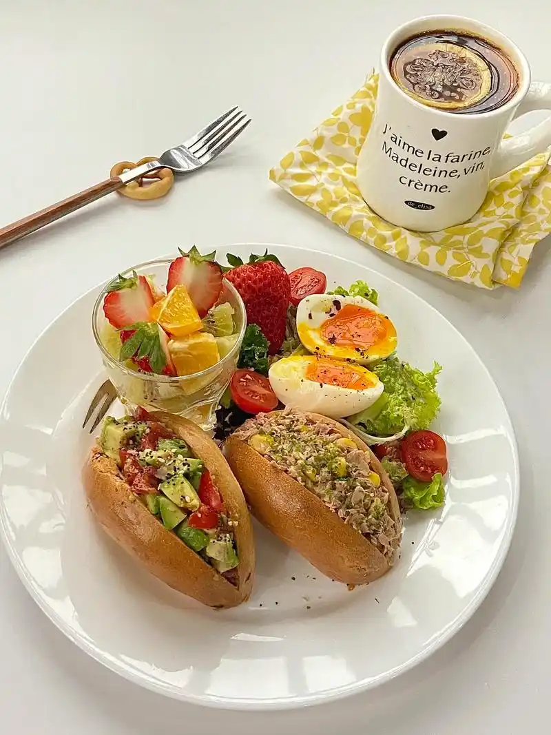 春日减脂早餐03～双拼贝果05.新周快乐～ 今天的早餐03  - 抖音