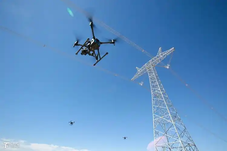 "大白,千里眼,清道夫" 新疆电力巡检"机智过人"