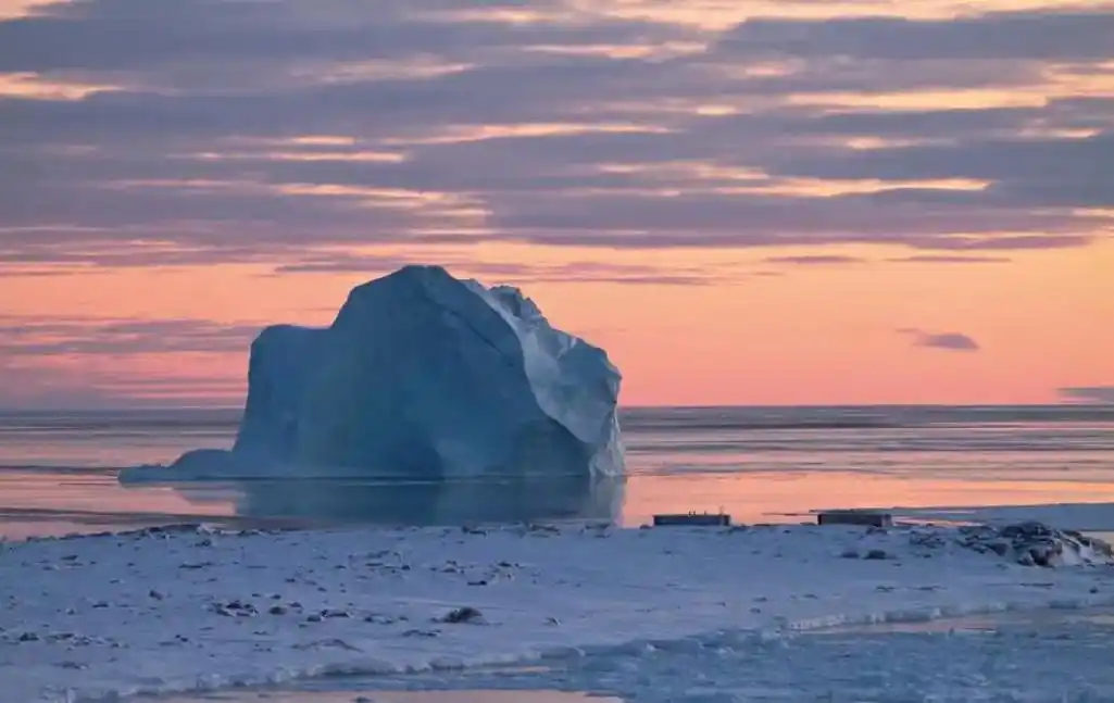 暑期北极·格陵兰岛冰山群之间巡游 - 抖音