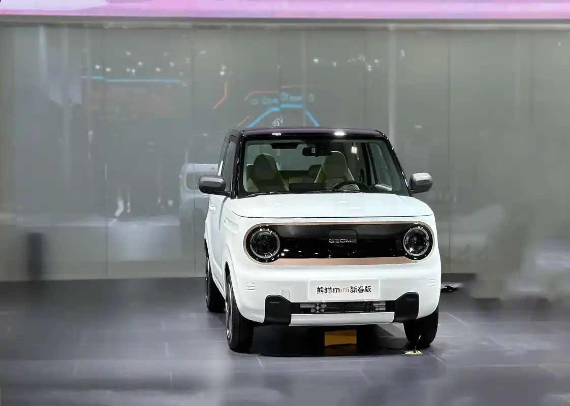 广州车展:吉利熊猫mini新春版上市,2门4座两厢车,续航200km