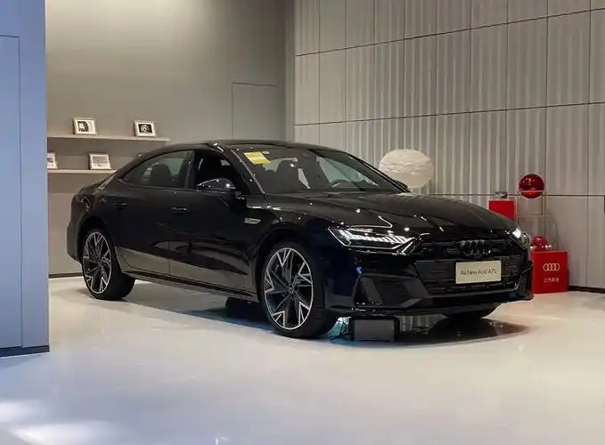 奥迪a7l 55tfsi跨戳黑武士下订.愈夜愈美丽!奥迪a7 - 抖音