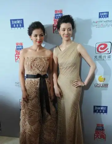 有一种气质叫车晓与刘涛同框一个像女王一个像村姑