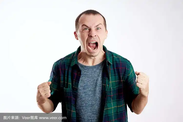 愤怒的男人大喊大叫,家庭暴力,愤怒,脸上的愤怒表情