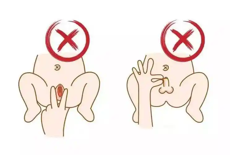 对于女宝:1岁之内的女宝不用每次都拨开阴唇进行清洗,只要冲洗干净