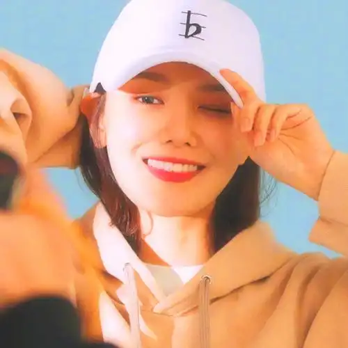 自截爱豆女头像.崔秀英.素质拿图.喜欢收藏.by张十六.