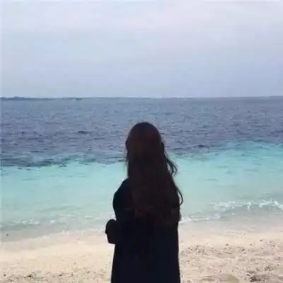 淡淡忧伤的唯美背影头像