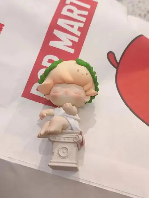 泡泡玛特的新品,今天看了牙,去泡泡玛特逛,店员也很奈斯,给我介绍新