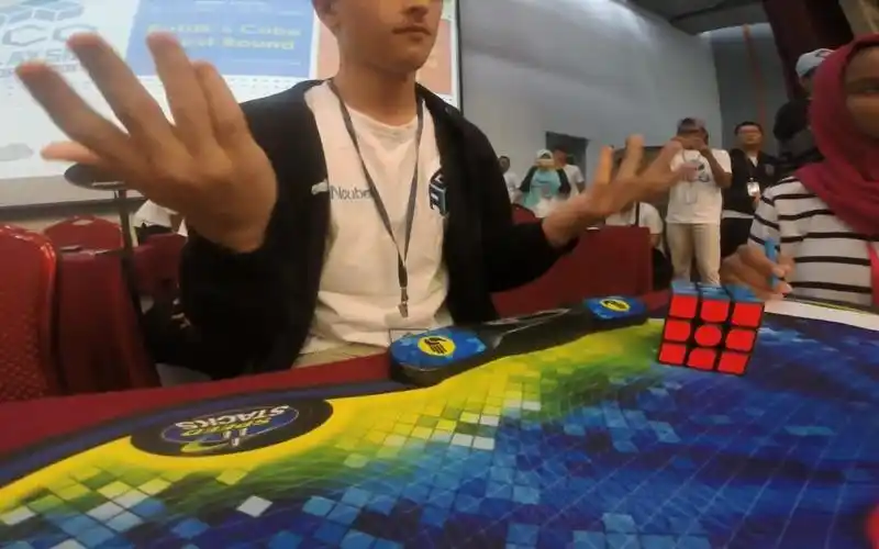 【1080p】5.80三阶魔方平均世界纪录菲神 (2017)