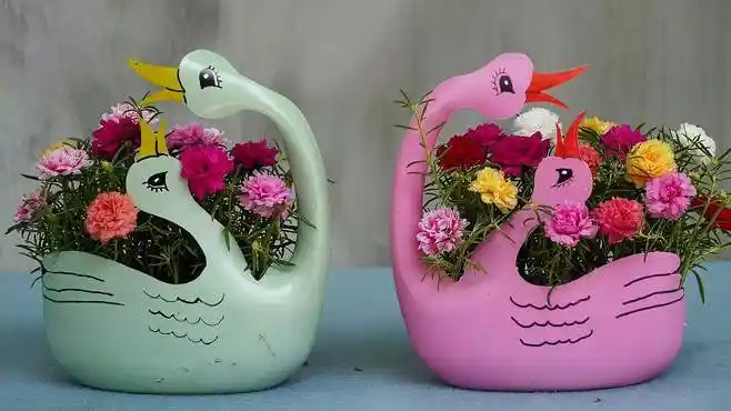 教你用废弃的洗衣液瓶子,自制花盆,简单好看又实用