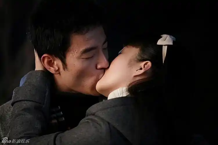 当时,郝蕾刚与前男友邓超分手,状态低落.