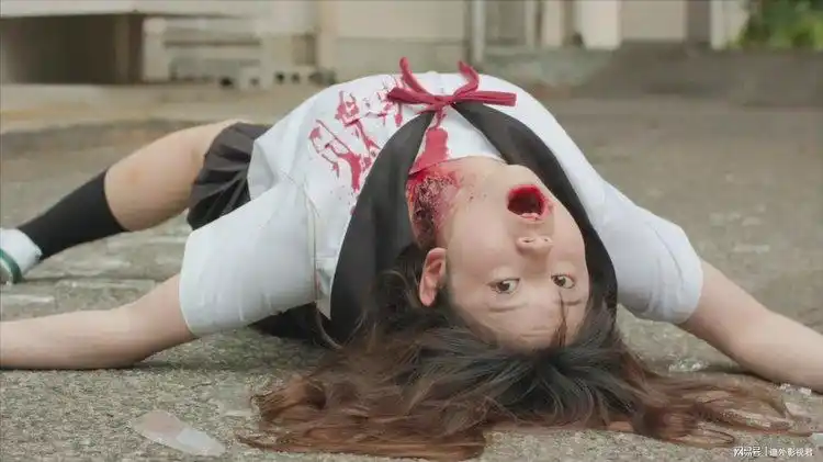 少女们该如何逃生?丧尸电影《学园孤岛》